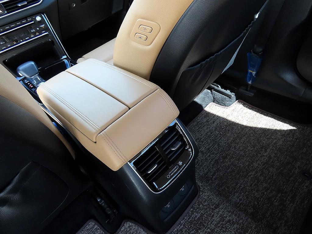 Kia K7 — photo 16