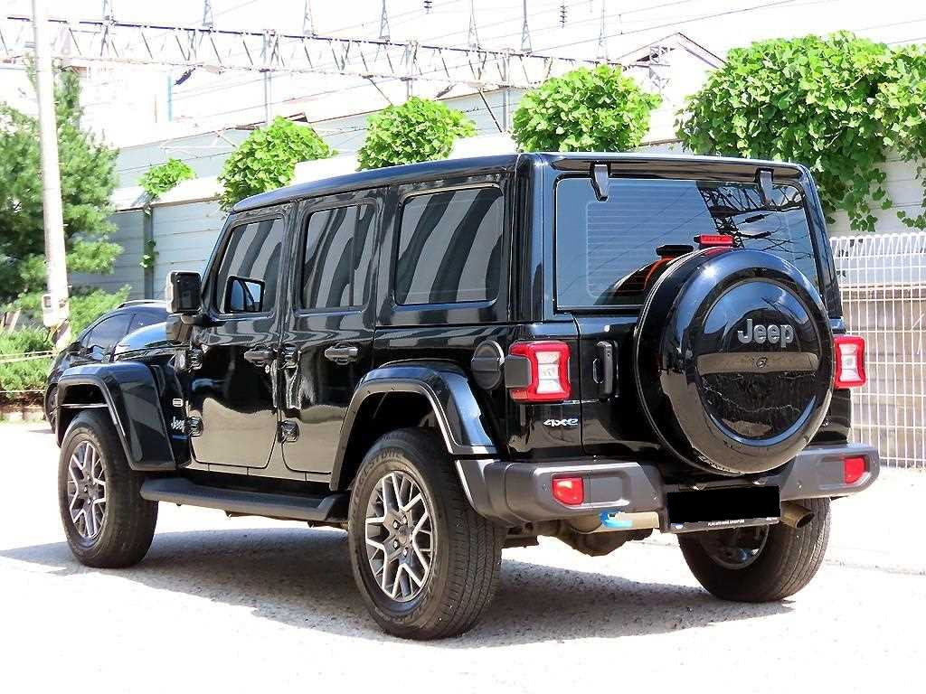 Jeep Wrangler — photo 03