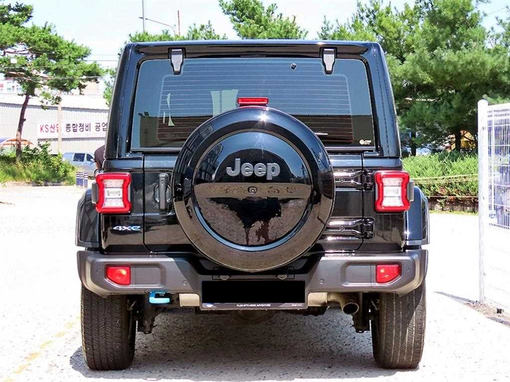Jeep Wrangler — photo 04