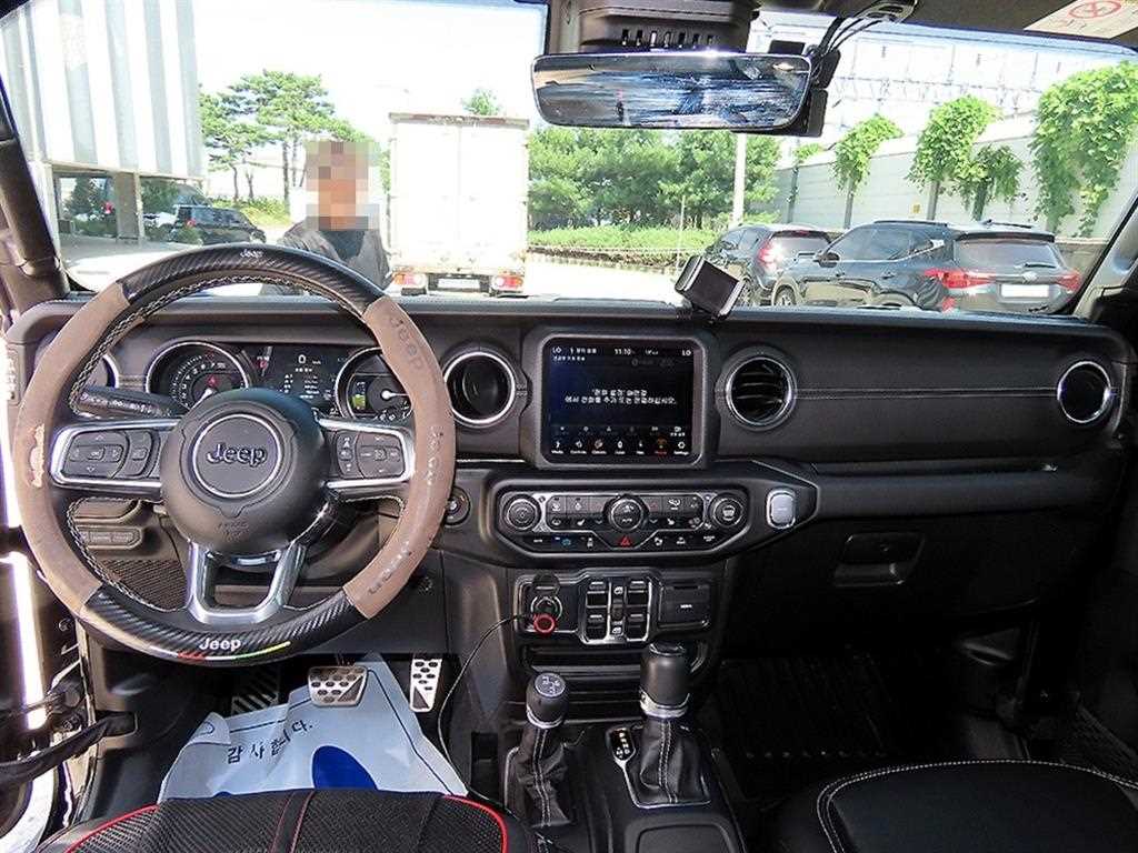 Jeep Wrangler — photo 07