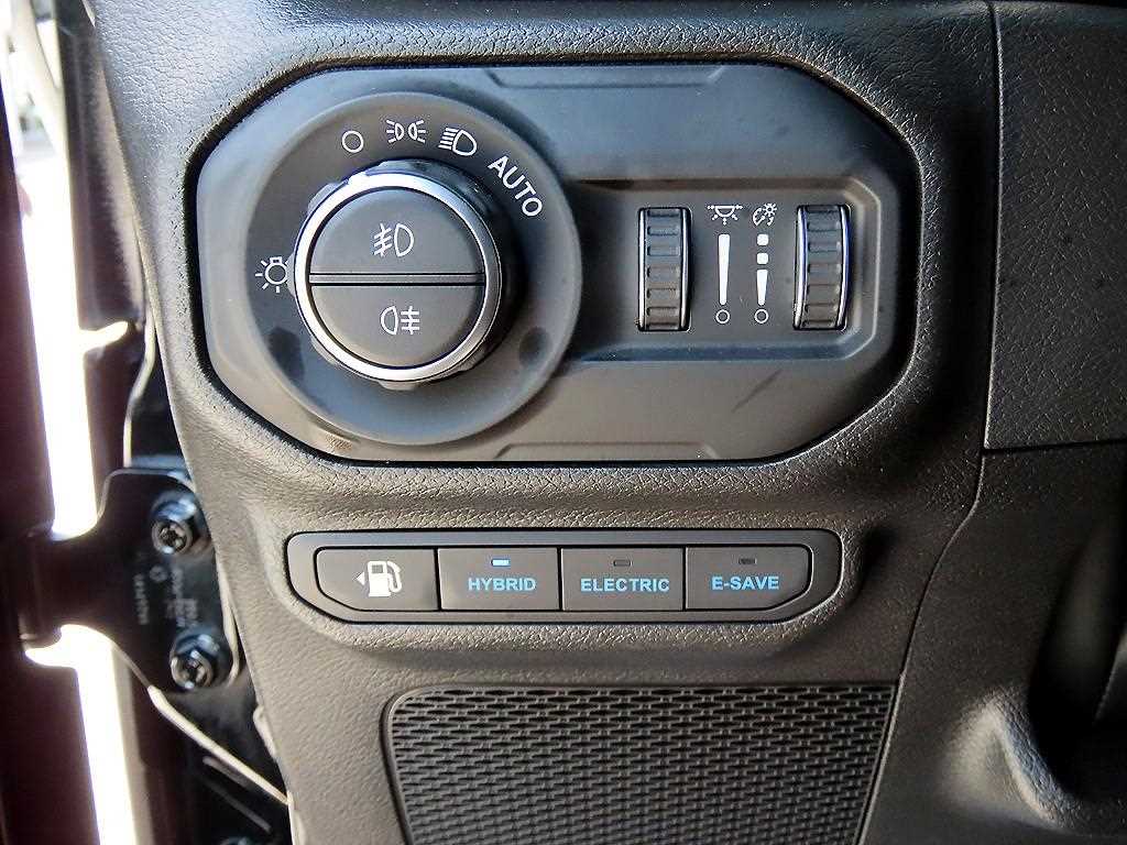 Jeep Wrangler — photo 12