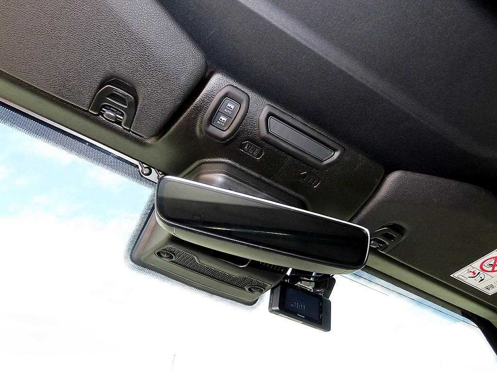 Jeep Wrangler — photo 16