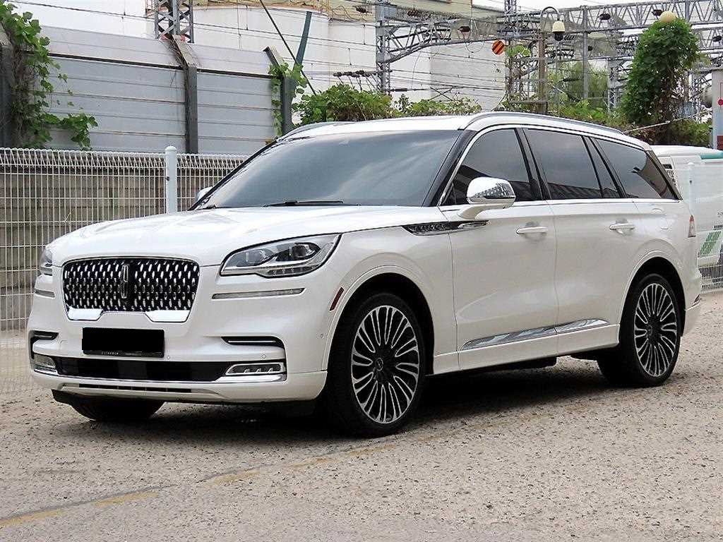 Lincoln Aviator — photo 02