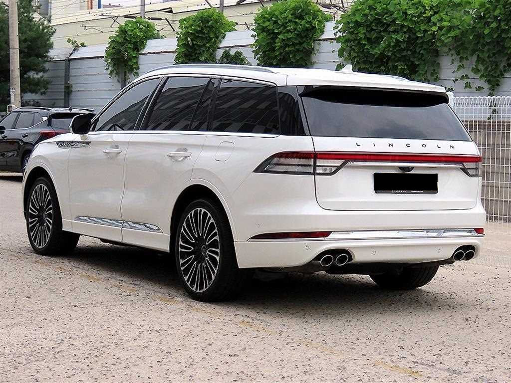 Lincoln Aviator — photo 03