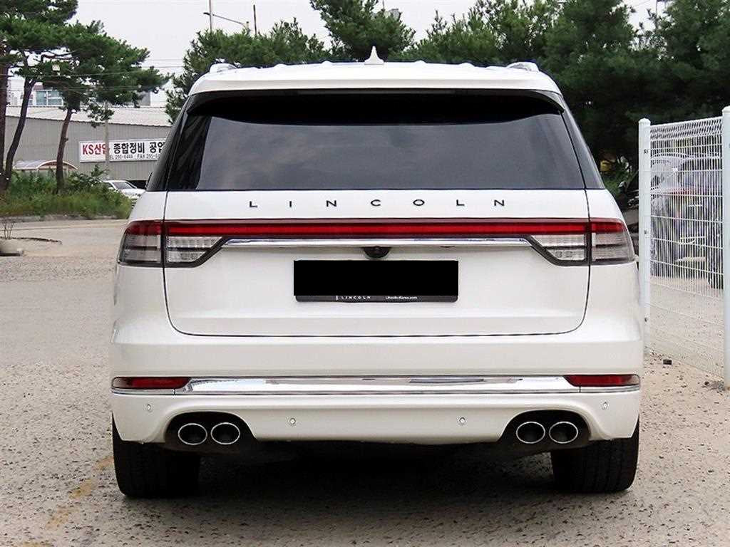 Lincoln Aviator — photo 04