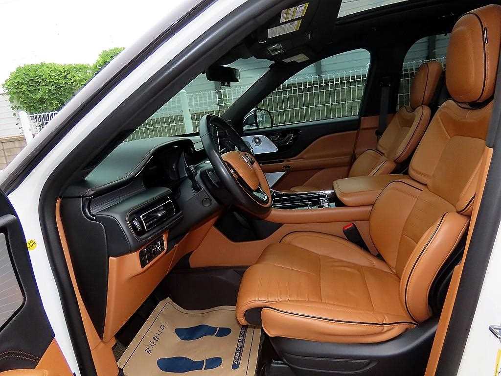 Lincoln Aviator — photo 05