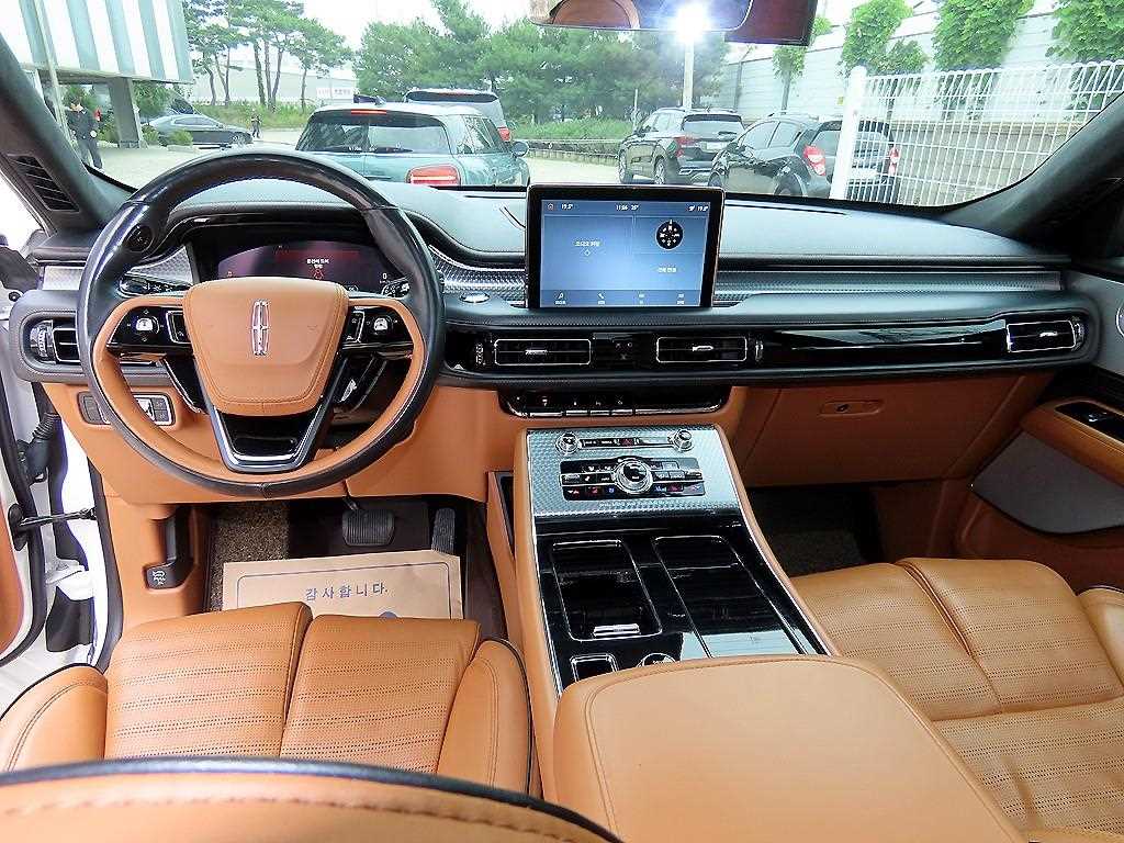 Lincoln Aviator — photo 07