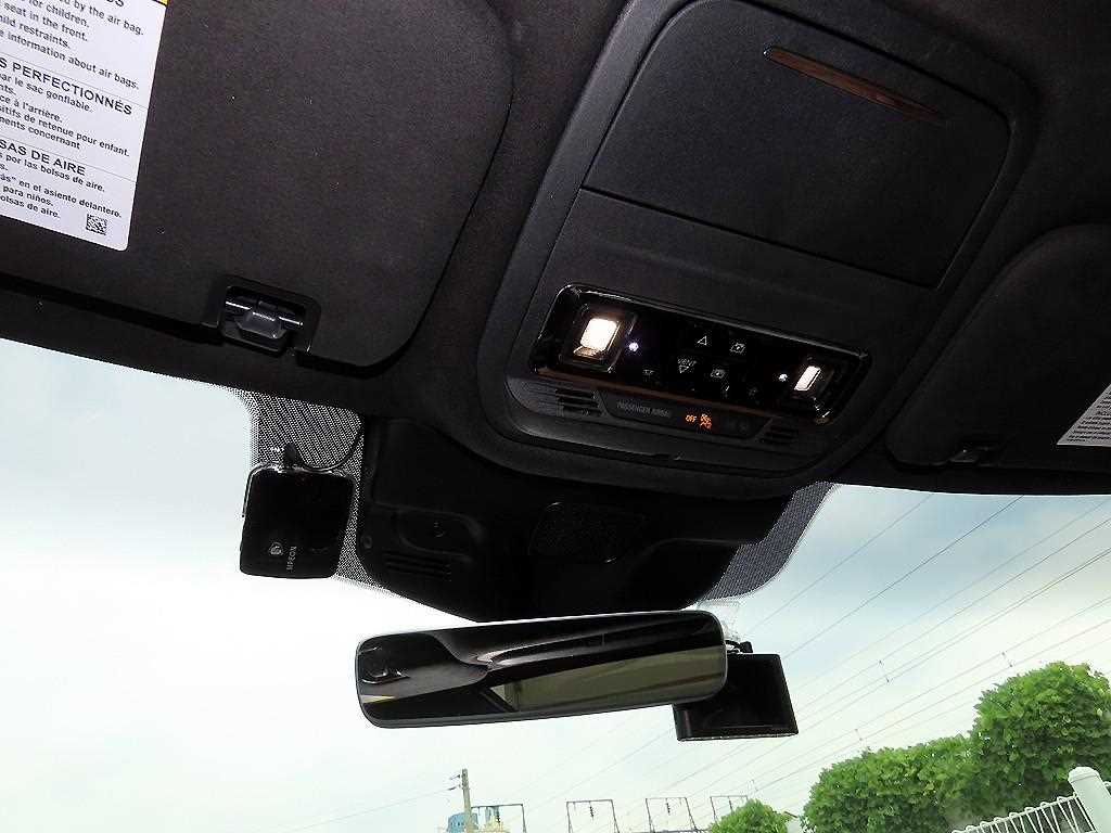 Lincoln Aviator — photo 14