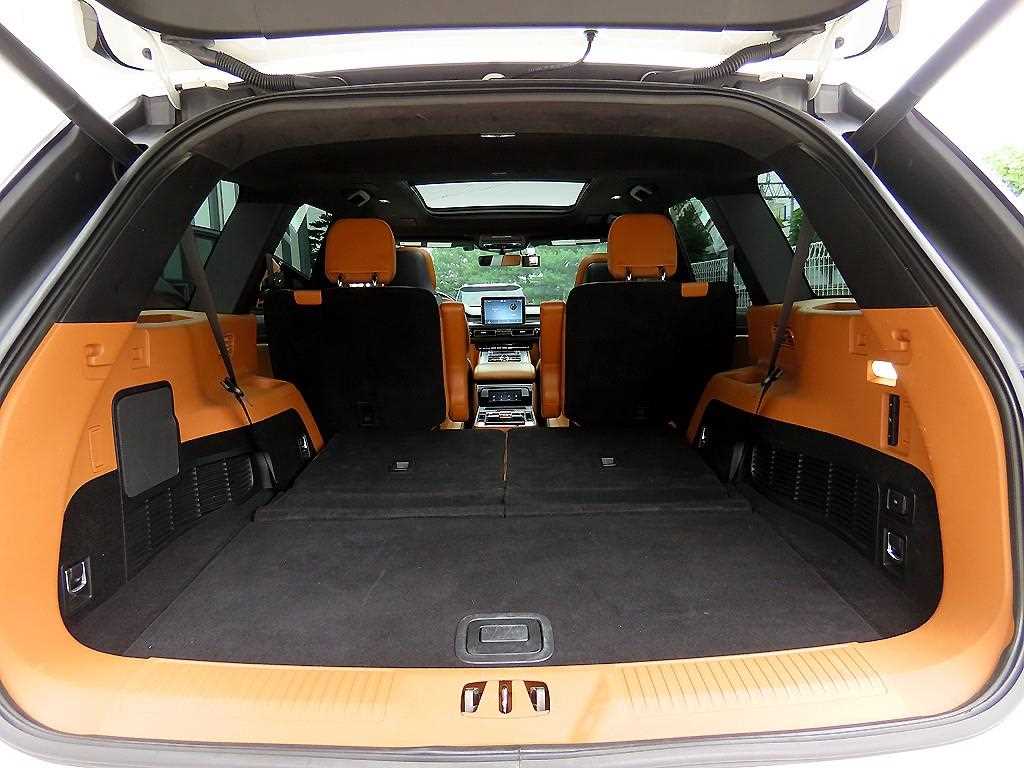 Lincoln Aviator — photo 16