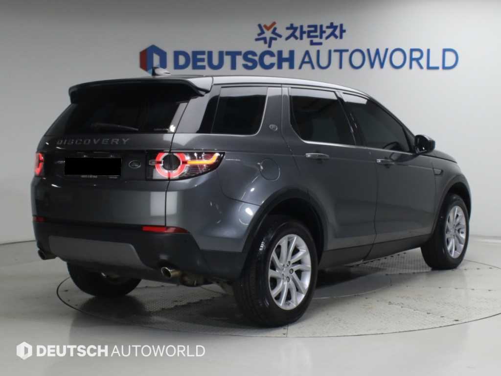 Land Rover Discovery Sport — photo 02