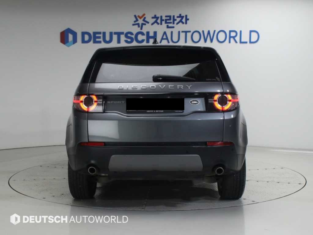 Land Rover Discovery Sport — photo 04