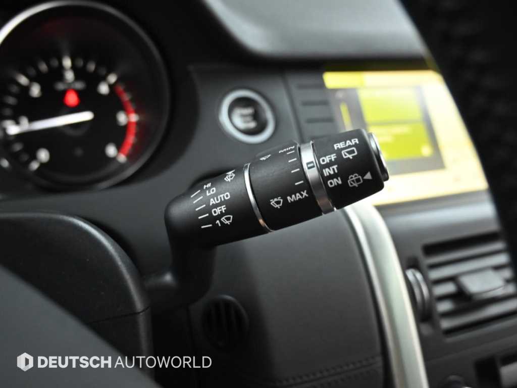 Land Rover Discovery Sport — photo 16
