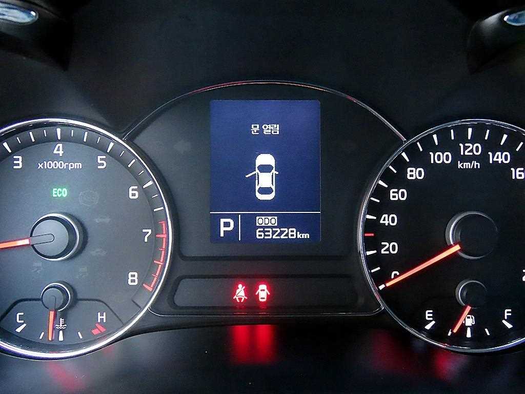 Kia K3 — photo 09