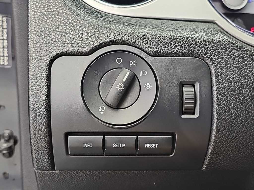 Ford Mustang — photo 17