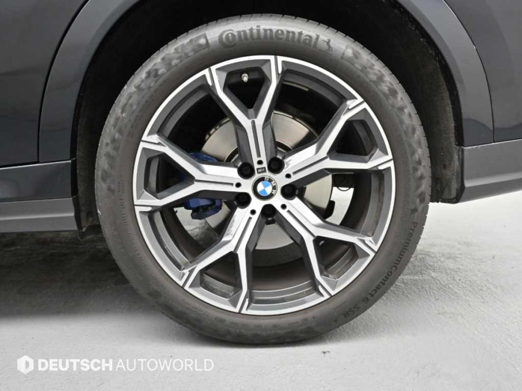 BMW X6 — photo 06