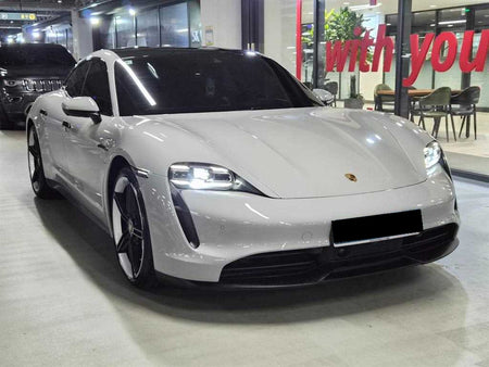 Porsche Taycan — photo 01