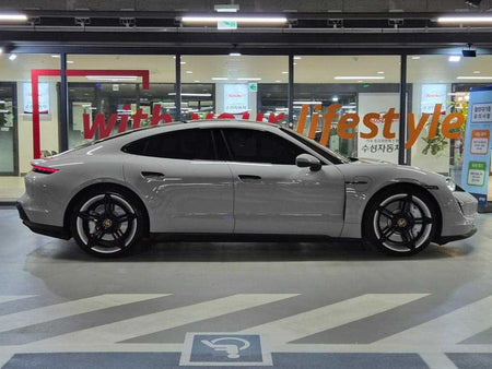 Porsche Taycan — photo 03
