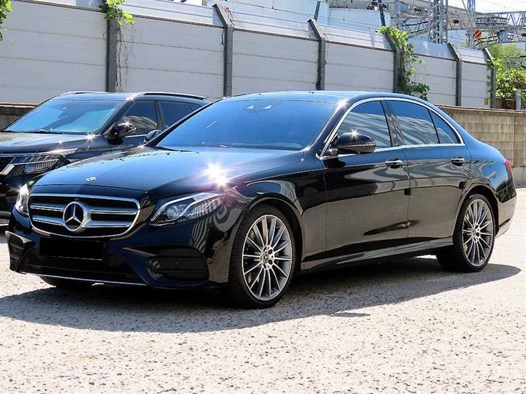 Mercedes-Benz E-Class — photo 02