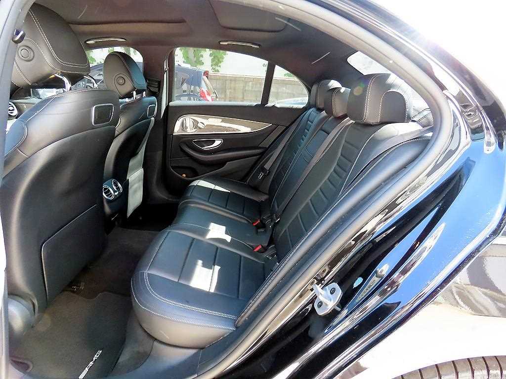 Mercedes-Benz E-Class — photo 06