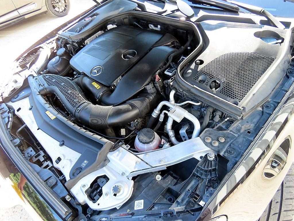 Mercedes-Benz E-Class — photo 19