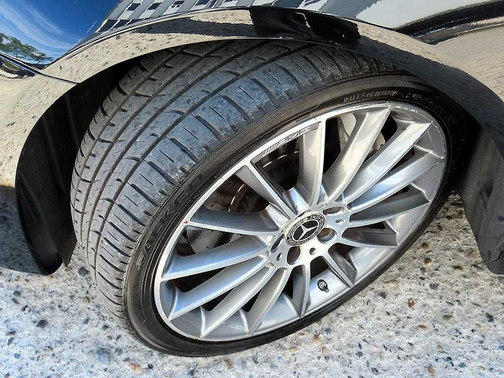 Mercedes-Benz E-Class — photo 20