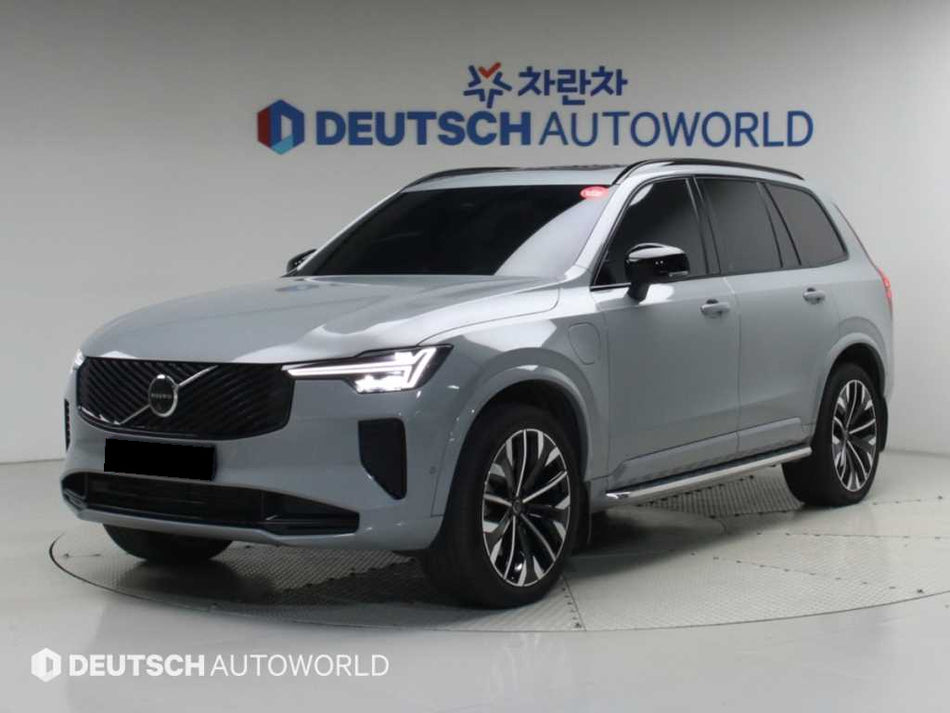 Volvo XC90 — photo 01
