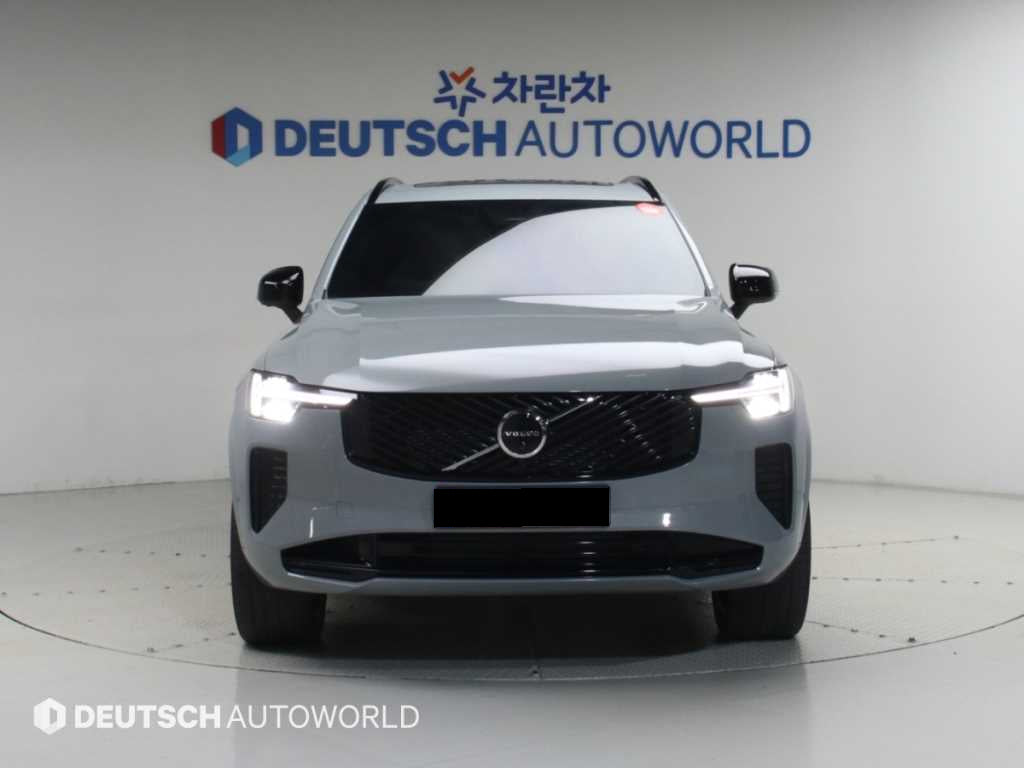 Volvo XC90 — photo 03