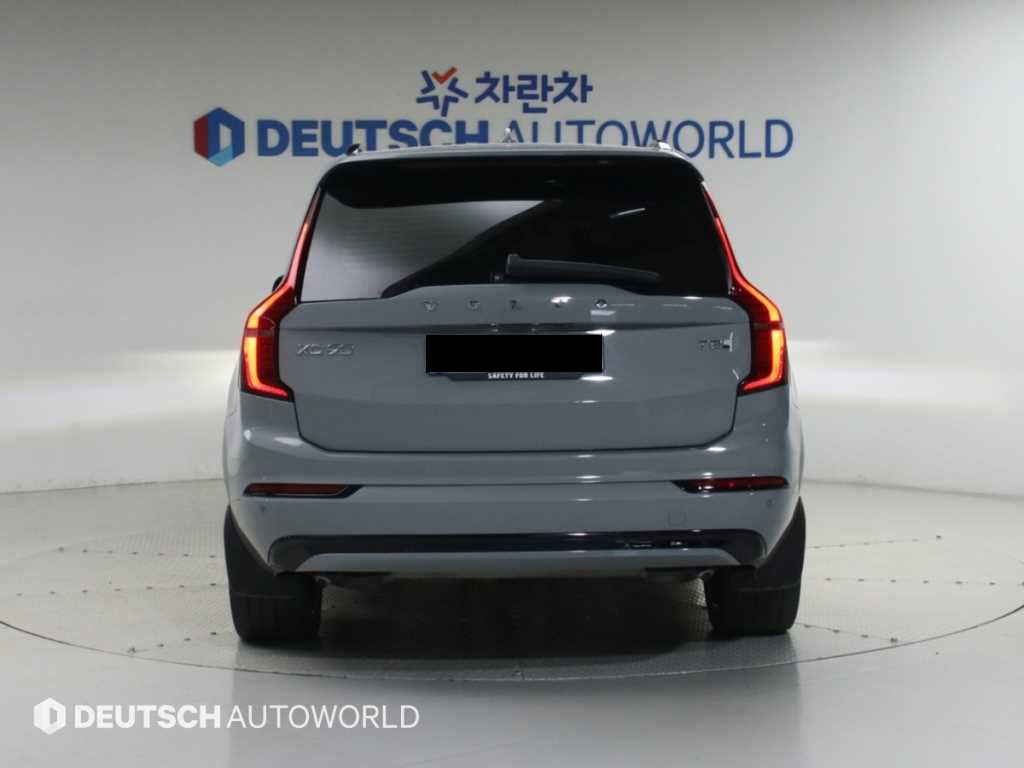 Volvo XC90 — photo 04