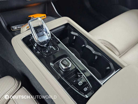 Volvo XC90 — photo 10