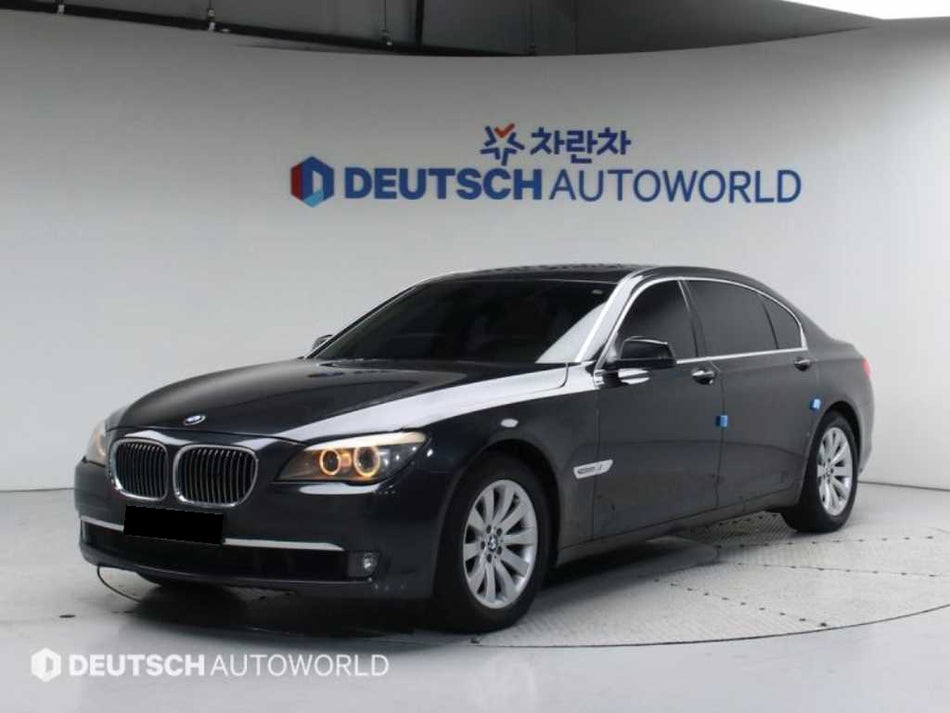 BMW 7-Series — photo 01
