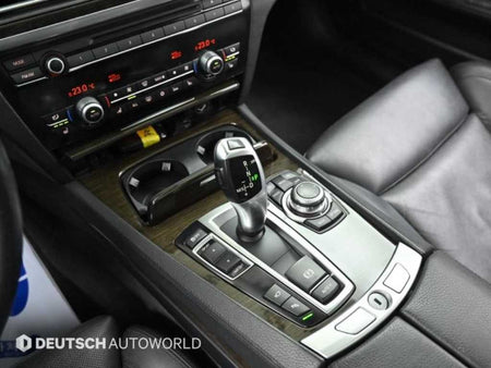 BMW 7-Series — photo 09