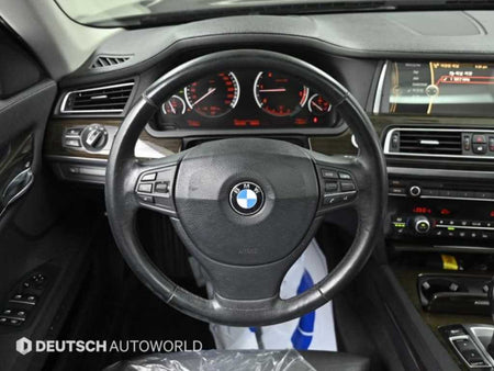 BMW 7-Series — photo 13