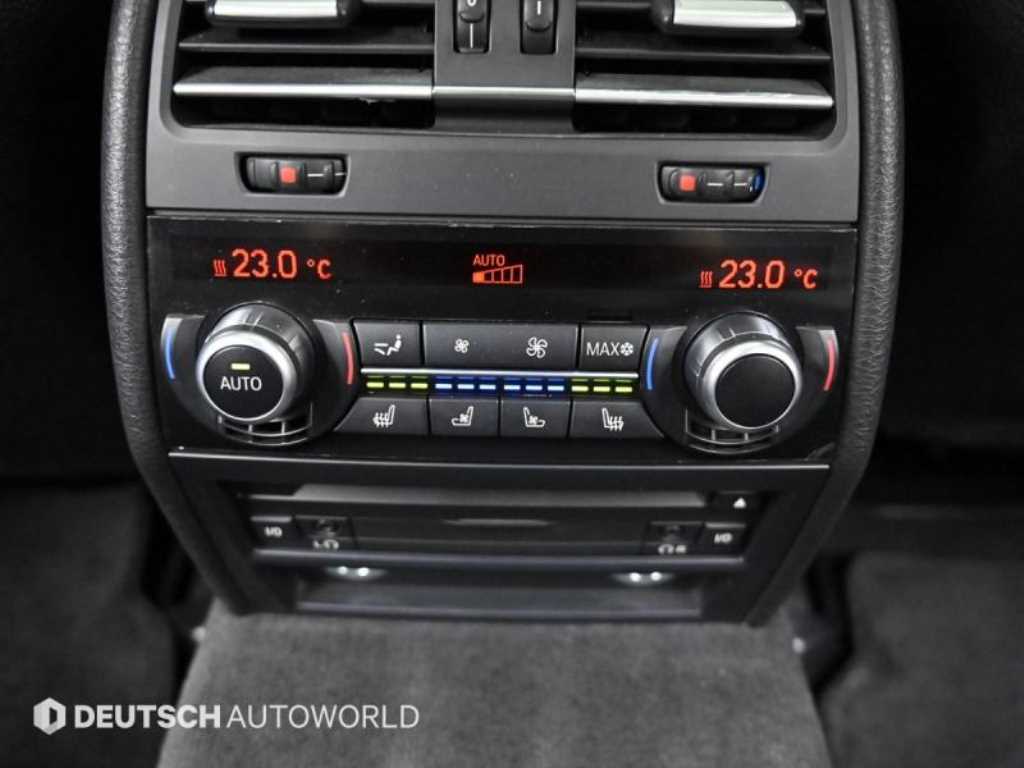 BMW 7-Series — photo 16