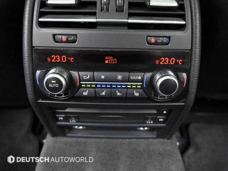 BMW 7-Series — photo 16