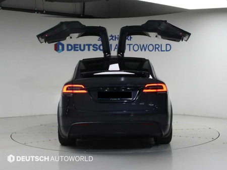 Tesla Model X — photo 04