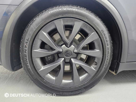Tesla Model X — photo 05