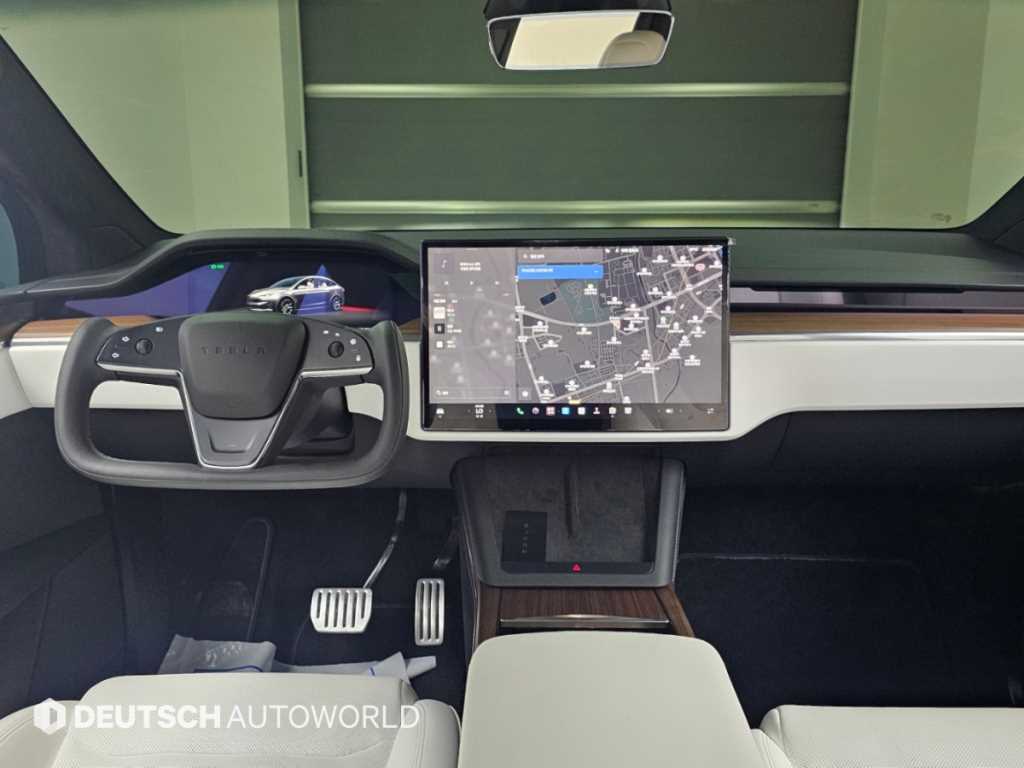 Tesla Model X — photo 07