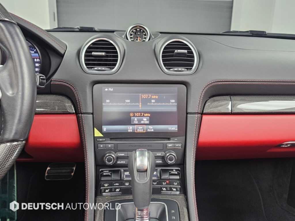 Porsche 718 — photo 14