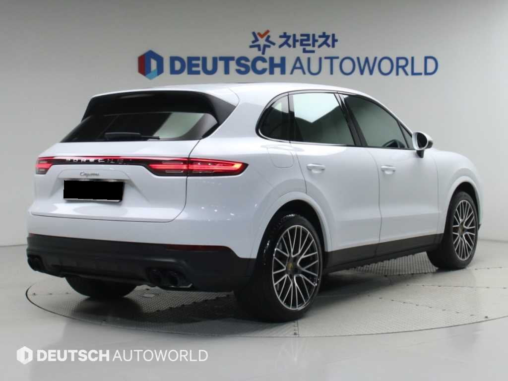 Porsche Cayenne — photo 02