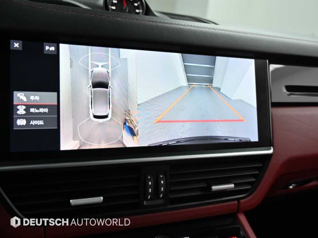 Porsche Cayenne — photo 15
