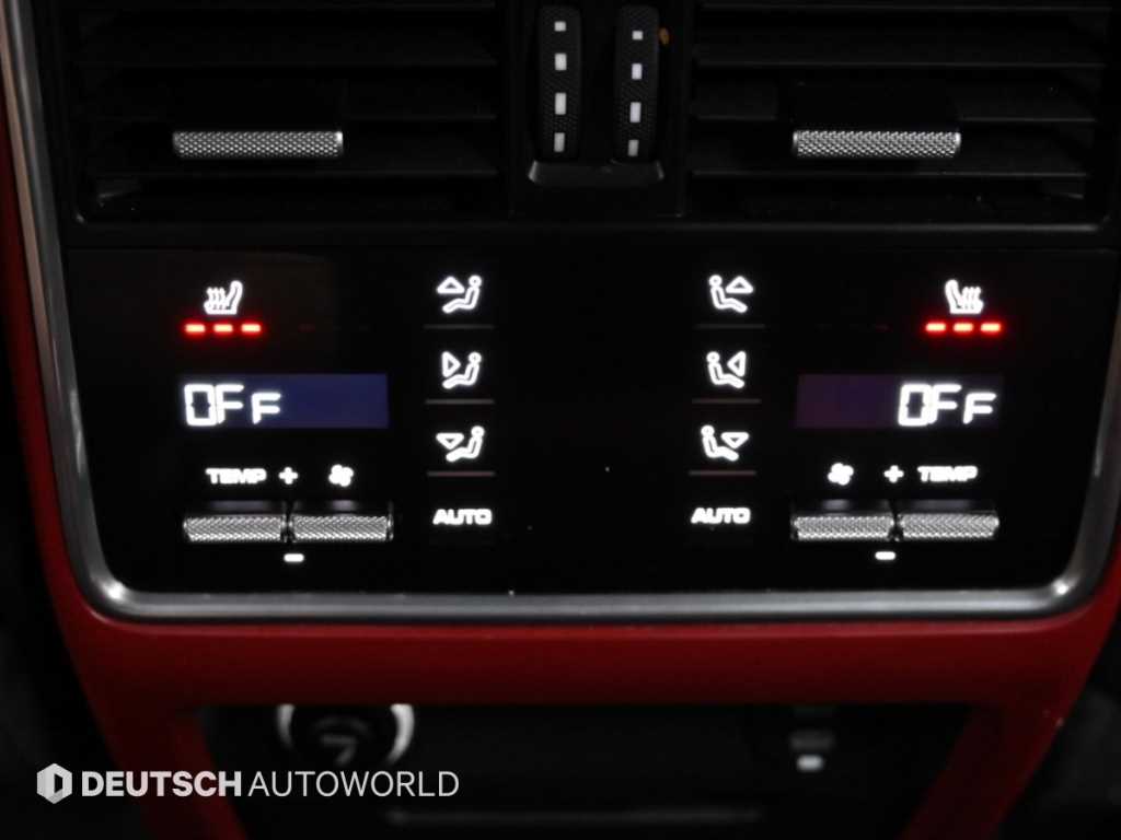 Porsche Cayenne — photo 16