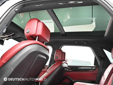 Porsche Cayenne — photo 18