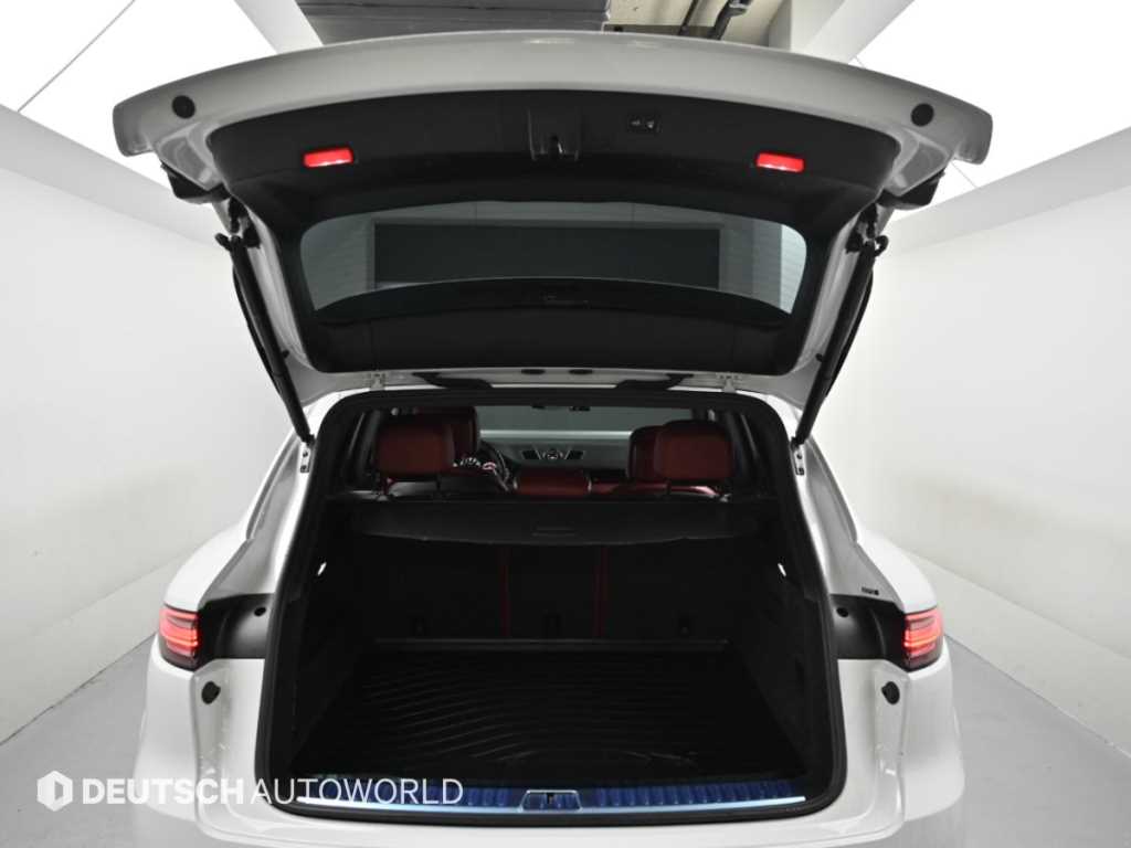 Porsche Cayenne — photo 19