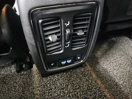 Jeep Cherokee — photo 13