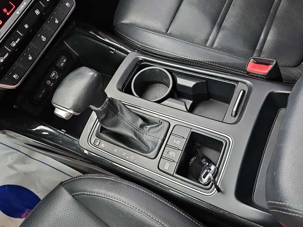 Kia Sorento — photo 08