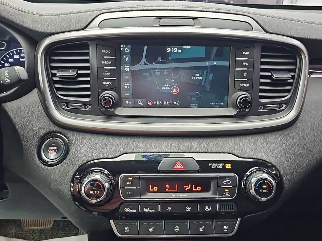 Kia Sorento — photo 10