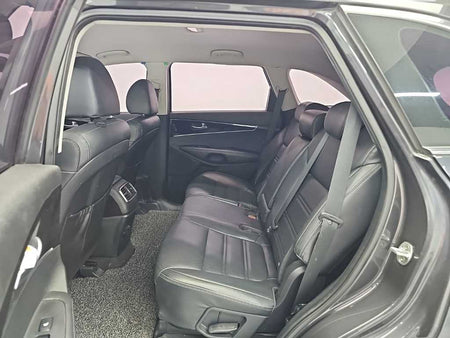 Kia Sorento — photo 12