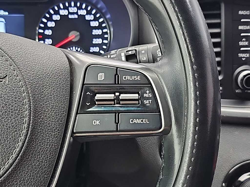 Kia Sorento — photo 18