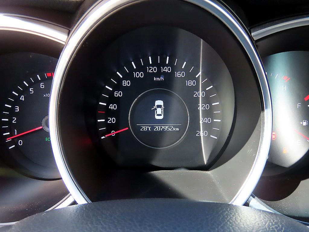 Kia K5 — photo 09