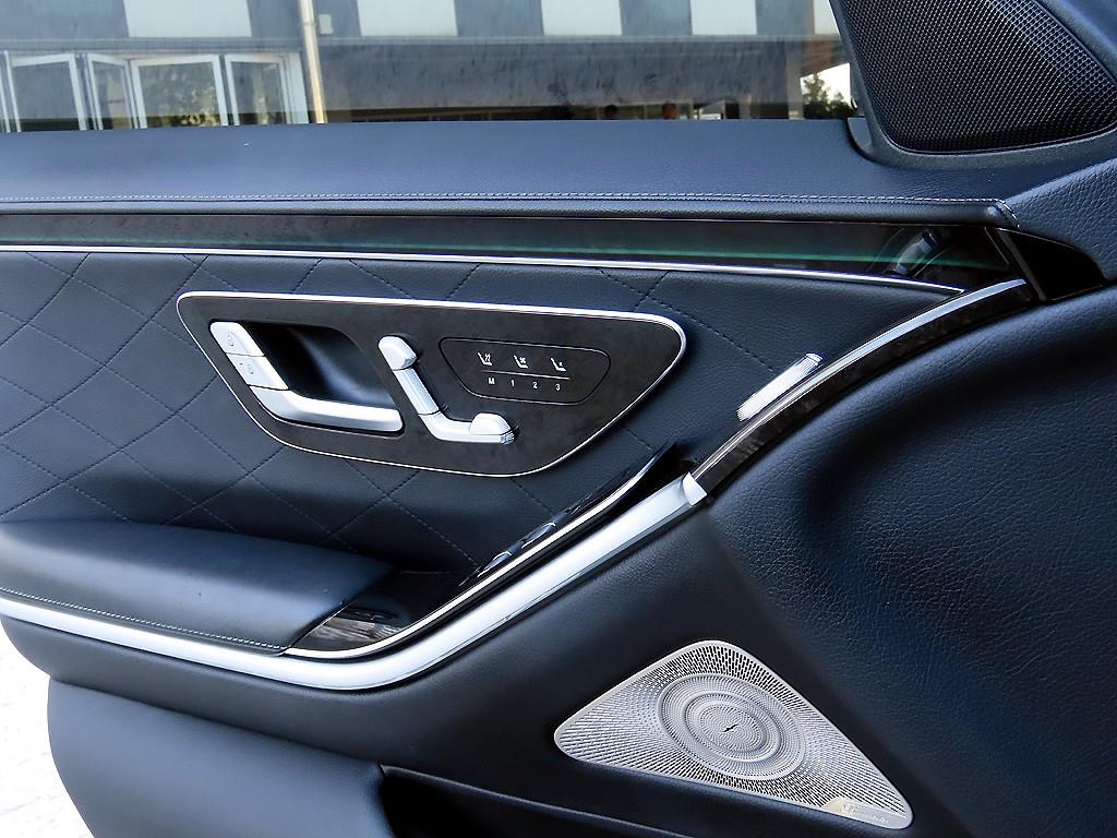 Mercedes-Benz S-Class — photo 12